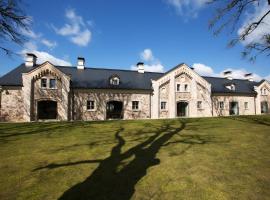 Rumene Manor Apartment Hotel, Hotel in Kandava