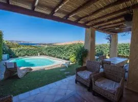 Villa Fiore con Piscina e Vista Mare