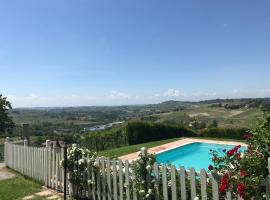 Holiday Home with Private Swimming Pool, hotelli kohteessa Calosso
