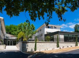 Le Cottage de Clairefontaine, hotel v destinaci Chonas-lʼAmballan