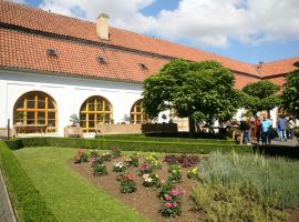Lázeňský dům Hanačka, hotel ve Slatinicích
