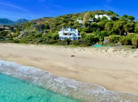 Beachfront House Geremeas Sardegna, apartment in Geremèas