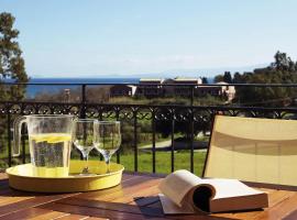Sunny Coco mat villa in Katelios with a sea view, hôtel pour les familles à Kateliós