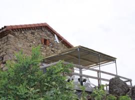 Gite Chez Coste Gilles, rental liburan di Saint-Privat-du-Dragon