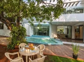 SaffronStays Vedanta, Lonavala - villa with lawn, plunge pool and indoor games near Tungarli Lake