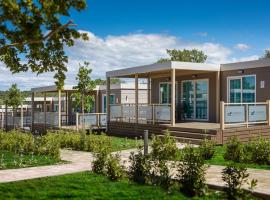 Mobile Homes - Lanterna Premium Camping Resort, hotel en Poreč-Parenzo