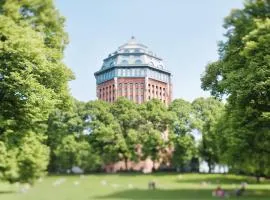 MÖVENPICK Hotel Hamburg City, historischer Wasserturm im Schanzenpark