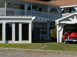 Jenny's Country Manor