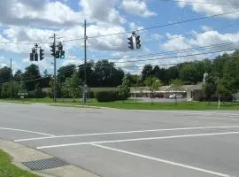 Fels Three Crown Motel