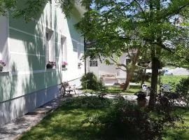 ALL SEASONS - HOSTEL