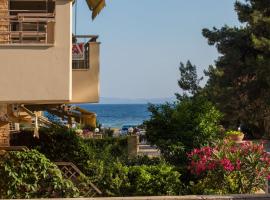 Stylish beach house by the sea, hotell i Yerakiní