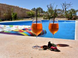 Four Winds Farmhouse, beach hotel in Birżebbuġa