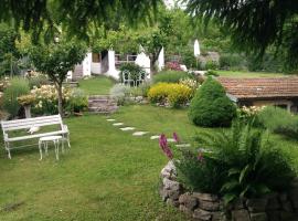 Bed and Breakfast Papillon, hotel en Perledo