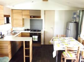 Mobile home, hotel u gradu Sen Žan de Mon