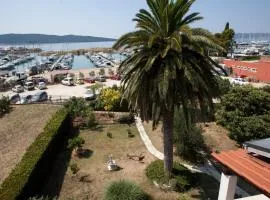 Yacht Beach Apartments