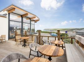 Oystercatcher Apartments, hotel di Polzeath