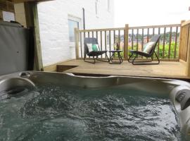 Esk Cottage - Cyanacottages, hotel with jacuzzis in Whitby