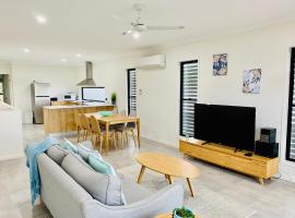 DAYDREAMING Airlie Beach, Water views & only 200m to boardwalk.，坎諾瓦爾的度假住所