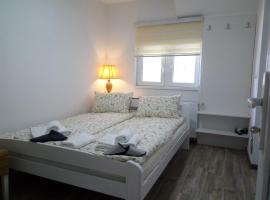 Apartments&Rooms Mido, hotell sihtkohas Visoko huviväärsuse Željeznička Stanica Buzići lähedal