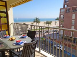 NEPTUNO GANDIA Primera Línea - Alquiler Familias, hotel in Playa de Gandia