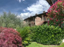 Casa Gardenia, hotel with parking in Toscolano Maderno