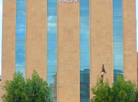 Malfa Hotel Apartments, hotel con parking en Qal'at Bishah