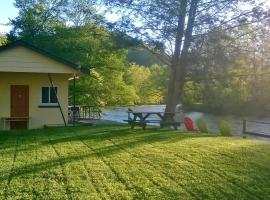 Riverbend Lodging: Bryson City şehrinde bir motel