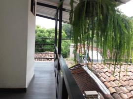 Hostal EL CHANGO, hotel en Huizúcar