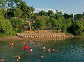 Village House, hostel v destinaci Phong Nha