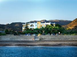 Sarikampos Beach, отель в Миртосе