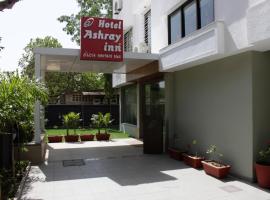 Hotel Ashray Inn, hotel Sardar Vallabhbhai Patel nemzetközi repülőtér - AMD környékén Ahmadábádban