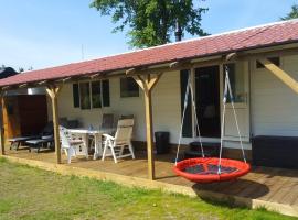 chalet lizzy, hotel with pools in Voorthuizen