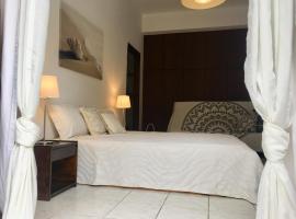 Eratous Seaside House, hotel di Agii Dimitrios ke Panteleimon