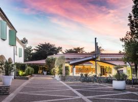 Camping Les Grenettes, family hotel in Sainte-Marie-de-Ré