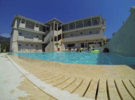 Happyland Hotel Apartments: Nydri şehrinde bir otel