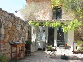 Casa Jasmin at Masia Nur Sitges, Adults only, casa rural en Canyelles