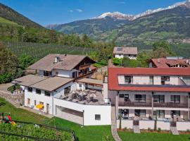 Pension Pichler, guest house in Tirolo