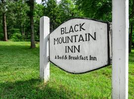 Black Mountain Inn, מלון עם חניה בבלק מאונטיין