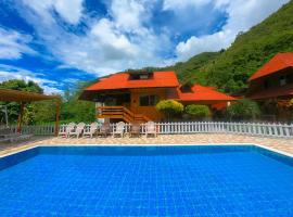 Hotel Rio Grande Lodge, chalet i San Ramón