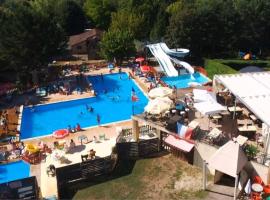 Camping LE PIGEONNIER, glamping site in Saint-Crépin-et-Carlucet