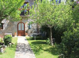 Casa MENDILUCE, apartment in El Pueyo de Jaca