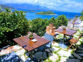 John's Guesthouse, hotell i Ksamil