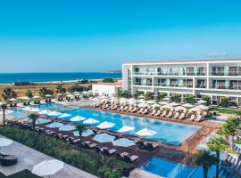 Iberostar Selection Lagos Algarve، فندق في Meia Praia، لاغوس