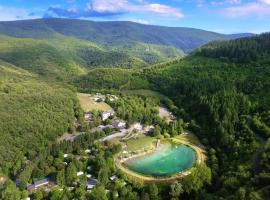 VVF Sud Aveyron, hotel with parking in Brusque