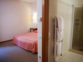 LOCANDA PERINELLA, hotel v destinaci Castelgomberto