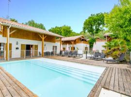 Vacancéole - Les Rives du Lac: Lacanau şehrinde bir otoparklı otel