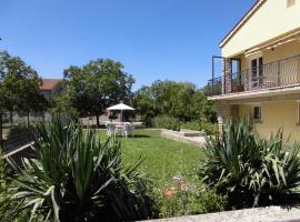 Gîte Le Bouquet, hotel con parcheggio a Châtillon-en-Diois