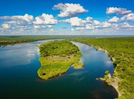 Tsowa Safari Island, glamping site in Victoria Falls