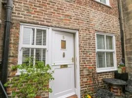 5 Oystons Yard