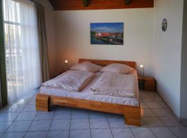 1-Zimmer-Ferienwohnung, hotel in Plau am See